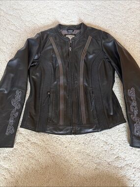 Harley-Davidson Women's Med. Black Leather Jacket with zipper details 97090–12